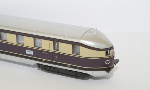 Kato N Flying Hamburger (DCC sound, light & Next18)