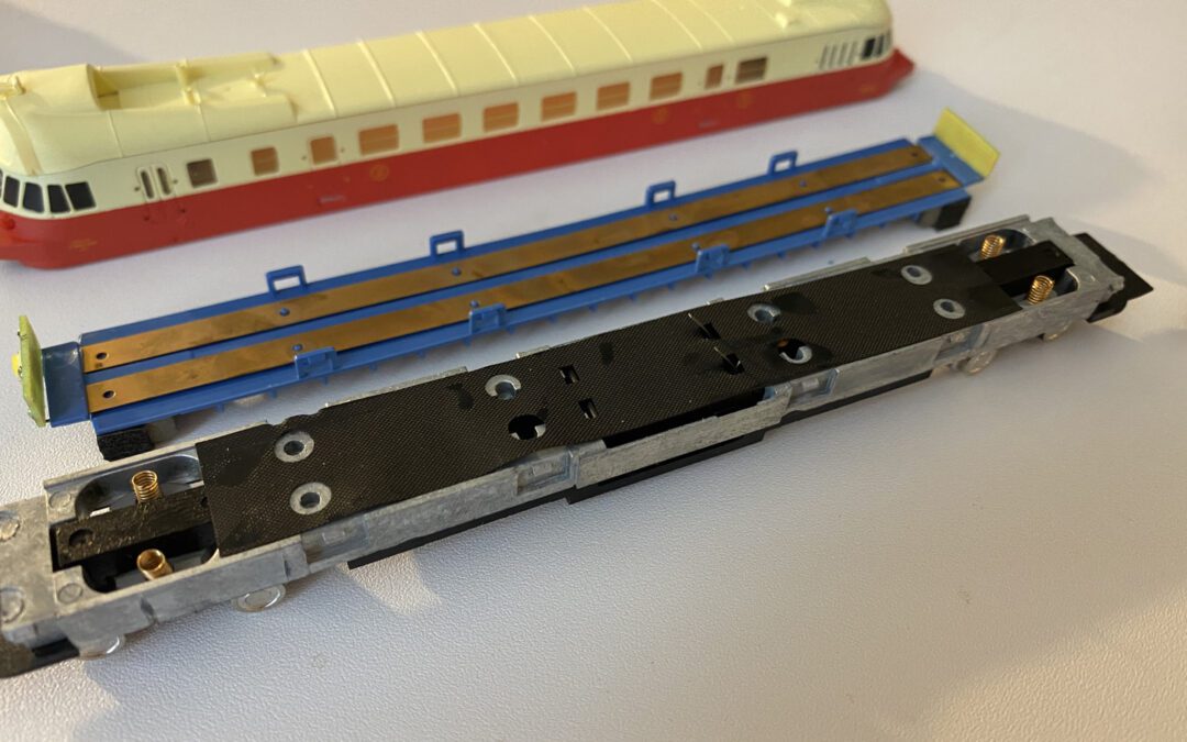 Sound and light on an N-scale SNCF Artrain ABJ3 unit