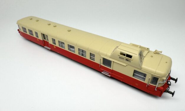 SNCF “Picasso” (X3800) railcar: a great N scale model
